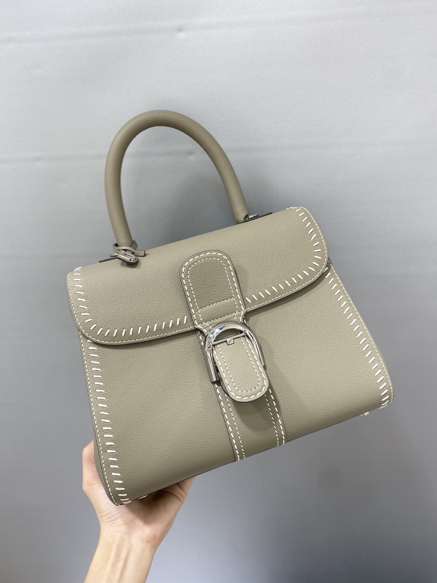 델보 브리앙 박스백 미듐